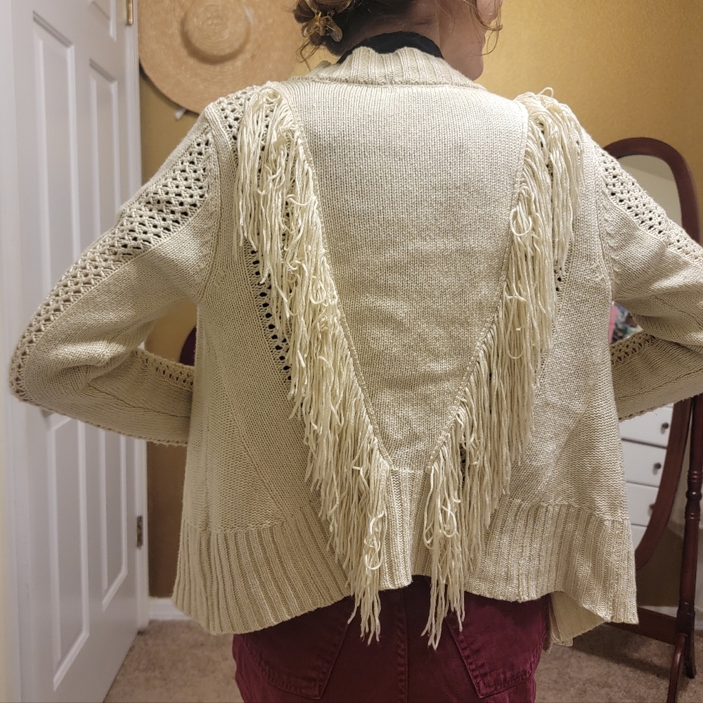 *Bohemiam Cream Fringe Sweater Jacket*